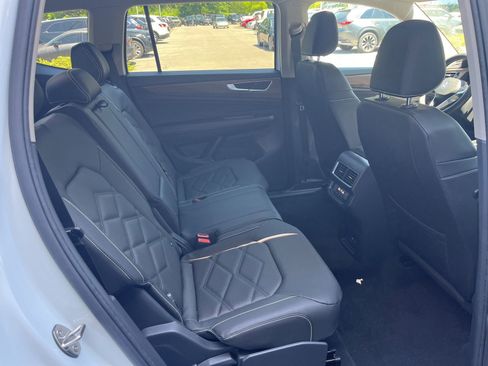 New 2026 Volkswagen Atlas SE FWD image 29