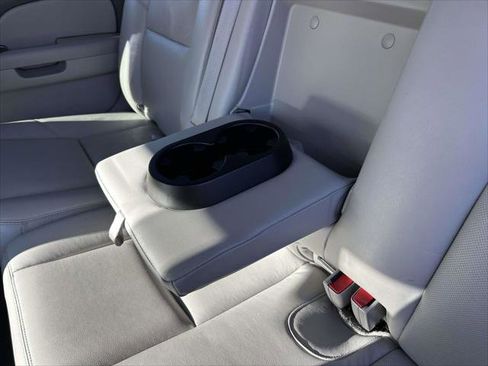 Used 2013 Chevrolet Avalanche LTZ image 21