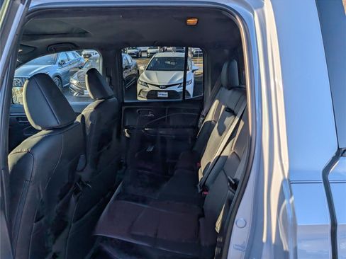 Used 2022 Honda Ridgeline Black Edition image 13