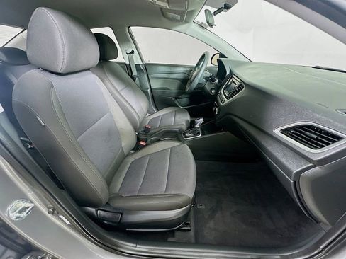 Used 2022 Hyundai Accent SE FWD image 6