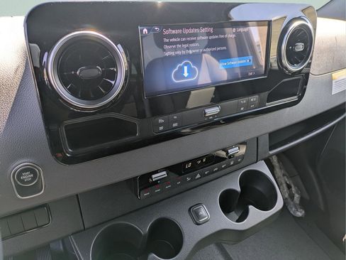 New 2025 Mercedes-Benz Sprinter 2500 image 5