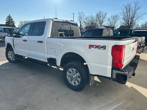 Used 2023 Ford F250 XLT w/ FX4 Off-Road Package image 6