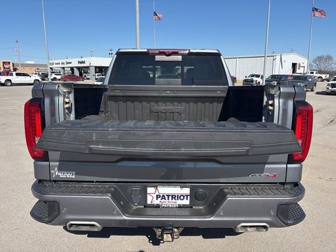 Used 2022 GMC Sierra 1500 AT4 w/ AT4 Premium Package image 5