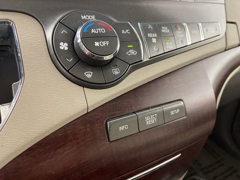 Used 2011 Toyota Sienna Limited image 14