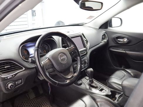 Used 2020 Jeep Cherokee Trailhawk w/ Cold Weather Group AWD/4WD image 26