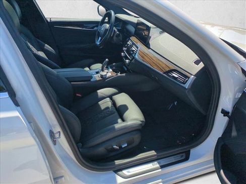 Used 2023 BMW 530i w/ Convenience Package RWD image 22