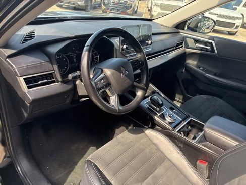 Used 2024 Mitsubishi Outlander SE FWD image 18