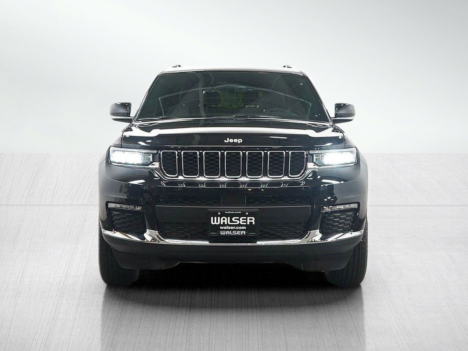 Used 2025 Jeep Grand Cherokee L Limited AWD/4WD image 8