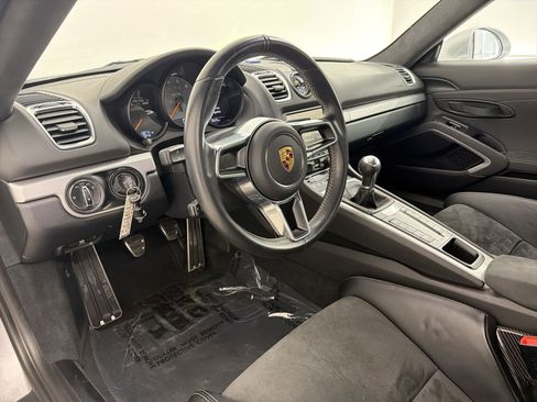 Certified 2016 Porsche Cayman GT4 RWD image 4