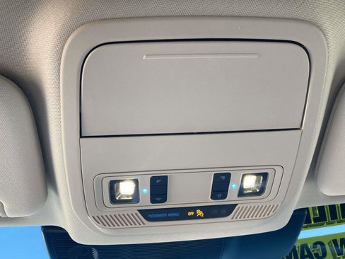 Used 2022 Ford Explorer XLT w/ Equipment Group 202A image 29