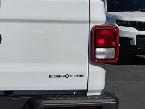 New 2025 Jeep Gladiator Sport image 11