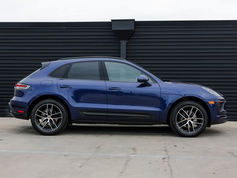 Certified 2023 Porsche Macan image 8