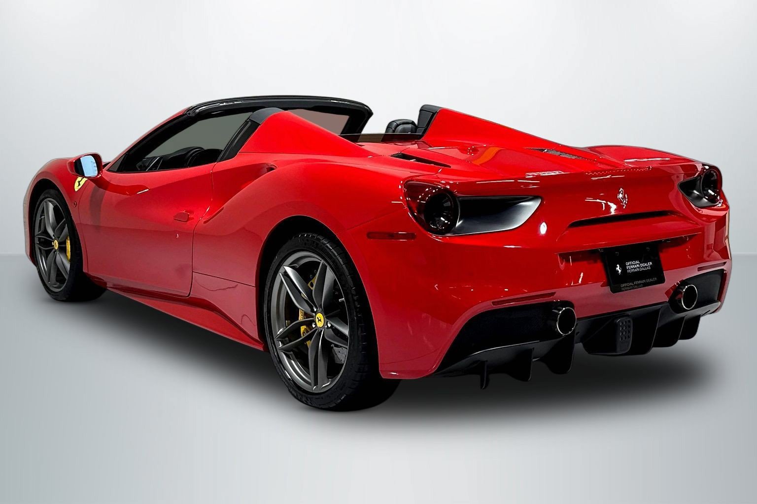Used 2018 Ferrari 488 Spider RWD image 5