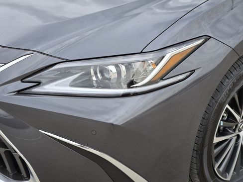 New 2025 Lexus ES 350 w/ Premium Package image 5
