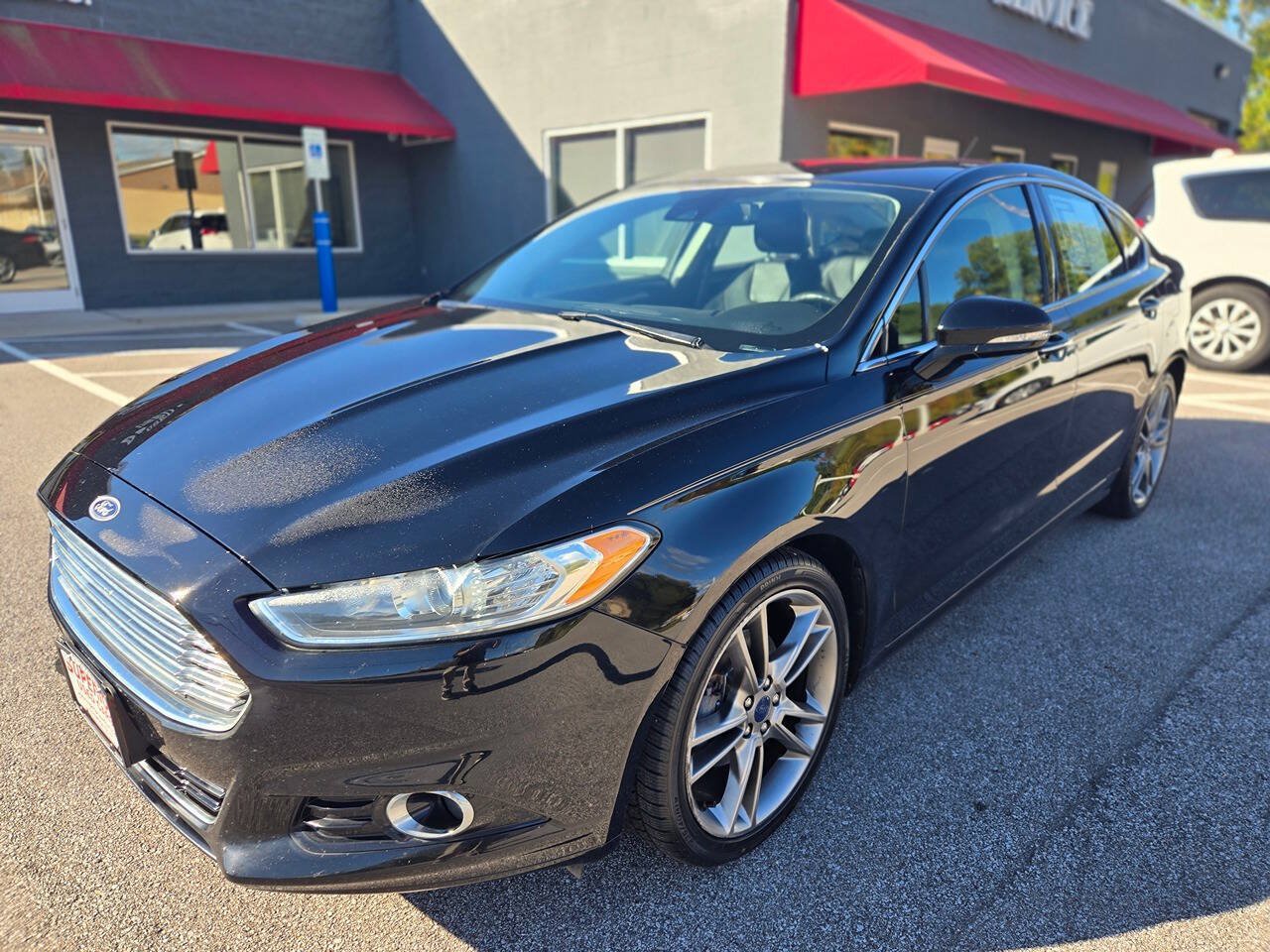 Used 2016 Ford Fusion Titanium FWD image 4