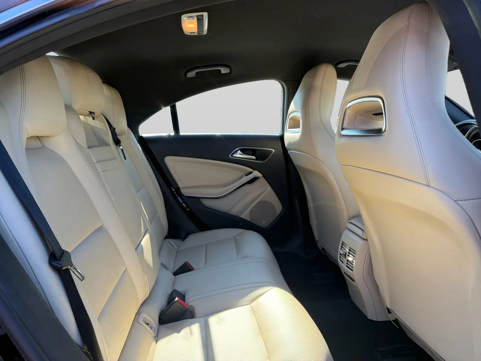 Used 2018 Mercedes-Benz CLA 250 4MATIC image 30