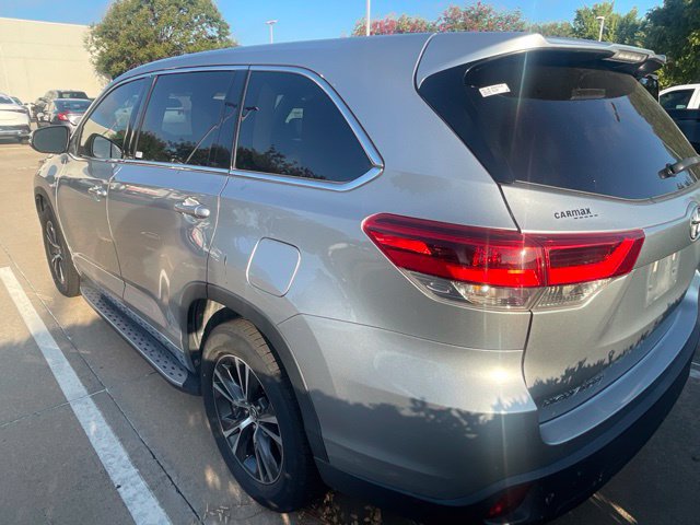 Used 2018 Toyota Highlander LE FWD image 9