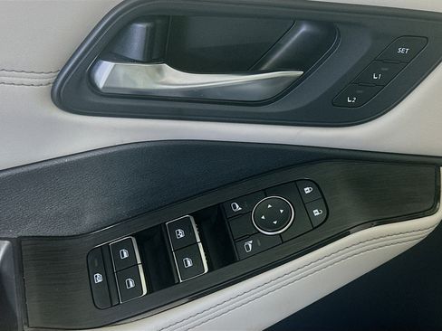 Used 2023 Nissan Rogue SL w/ SL Premium Package FWD image 15
