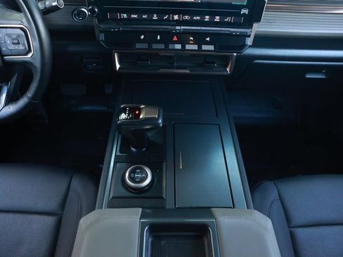 Used 2025 GMC Hummer EV 2X AWD/4WD image 32