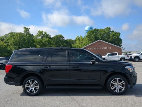Certified 2024 Ford Expedition Max XLT RWD image 2