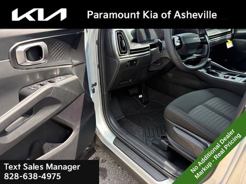 New 2026 Kia Sorento LX FWD image 15