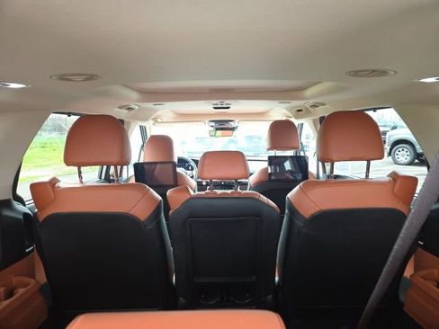 Used 2024 Kia Carnival SX Prestige image 14