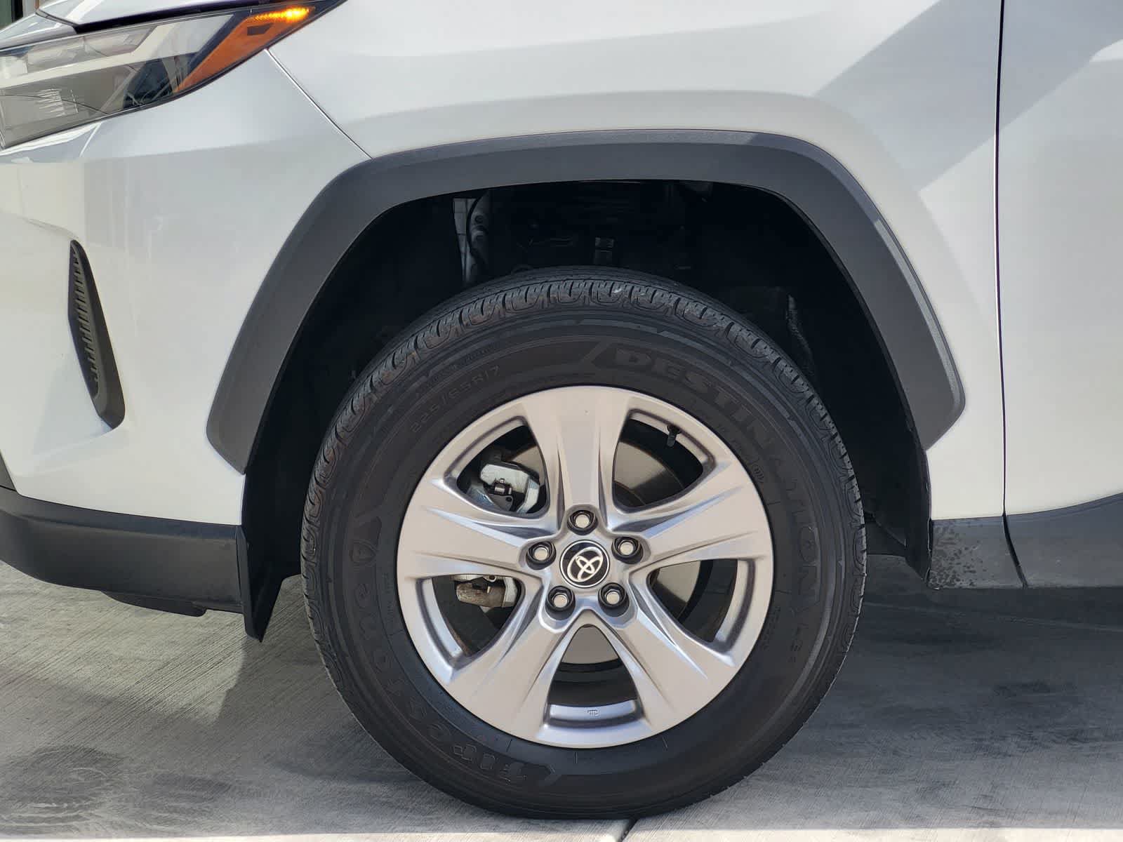 Used 2025 Toyota RAV4 XLE AWD/4WD image 8