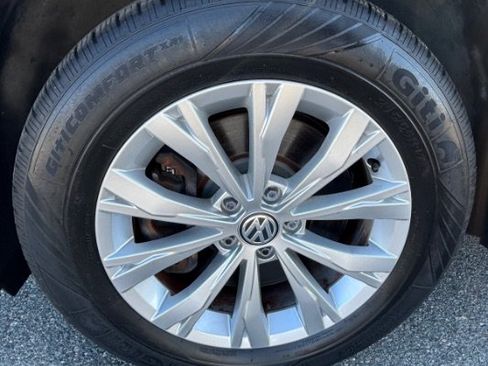Used 2018 Volkswagen Tiguan S FWD image 18