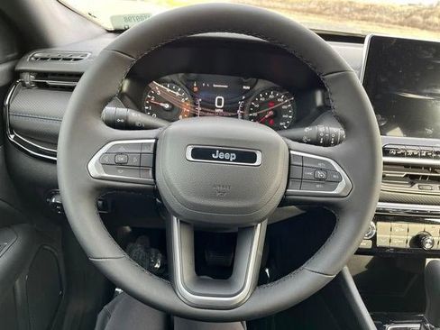 New 2026 Jeep Compass Latitude image 41