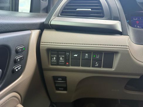 Used 2019 Honda Odyssey EX-L image 17