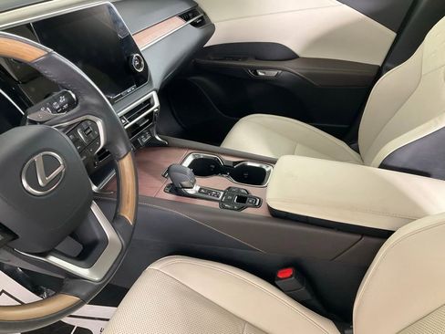 Used 2024 Lexus RX 350 Premium image 12