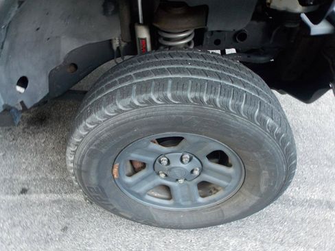 Used 2012 Jeep Wrangler Unlimited Sport AWD/4WD image 16