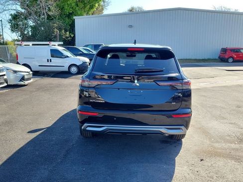 New 2026 Mitsubishi Outlander SE image 5