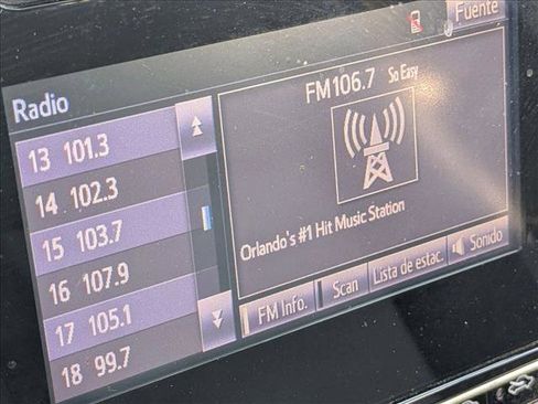 Used 2018 Toyota Corolla LE image 13