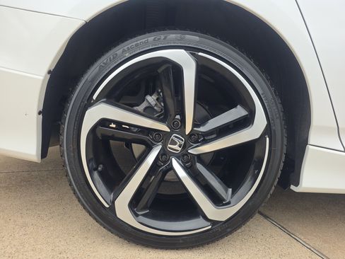 Used 2022 Honda Accord Sport image 9