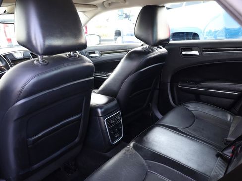 Used 2016 Chrysler 300 C RWD image 16