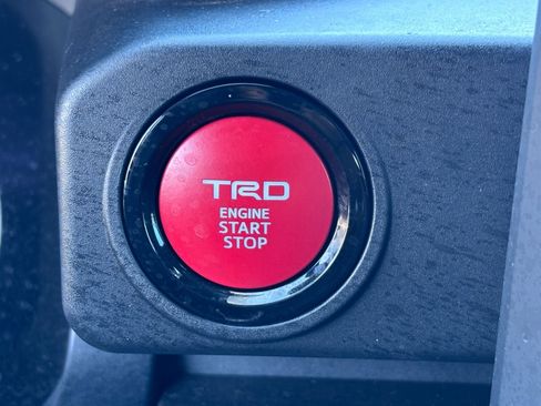 Used 2024 Toyota Tacoma TRD Sport AWD/4WD image 36