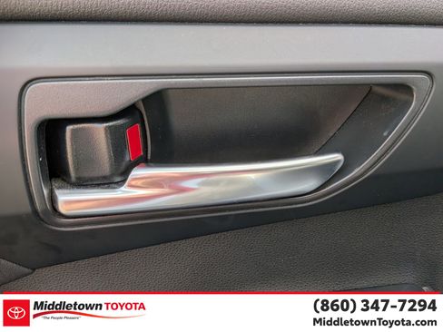 Certified 2024 Toyota Highlander XLE image 11