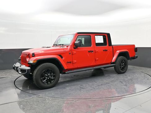 Used 2023 Jeep Gladiator Sport image 4