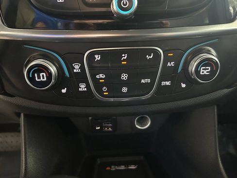 Used 2023 Chevrolet Traverse RS FWD image 51