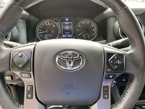Used 2023 Toyota Tacoma TRD Sport image 11