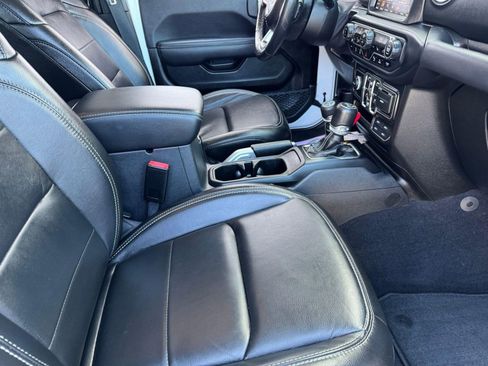 Used 2021 Jeep Wrangler Unlimited Sahara w/ Uconnect 4C Nav & Sound Group AWD/4WD image 13