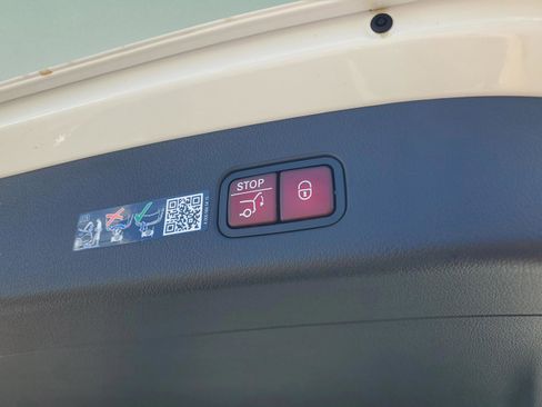 Certified 2026 Mercedes-Benz GLC 300 4MATIC image 11