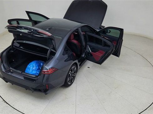 Used 2025 BMW 540i xDrive w/ Executive Package image 90