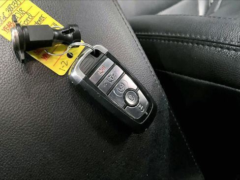 Used 2018 Ford Explorer XLT w/ Equipment Group 202A image 14