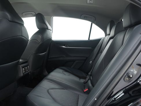 Used 2020 Toyota Camry XSE image 17