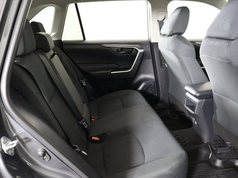 Used 2019 Toyota RAV4 LE image 31