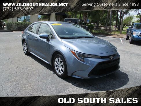 Used 2022 Toyota Corolla LE image 1