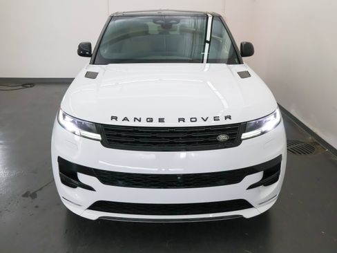 Used 2024 Land Rover Range Rover Sport Dynamic SE AWD/4WD image 9