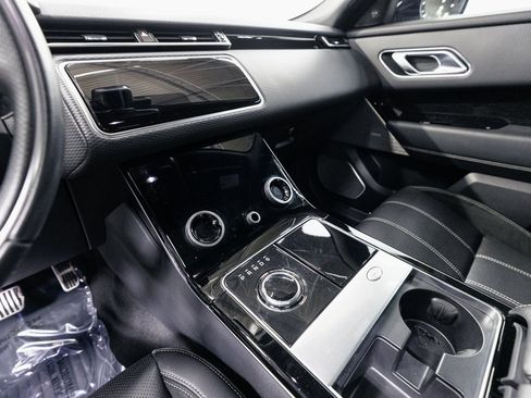 Used 2019 Land Rover Range Rover Velar R-Dynamic SE image 15